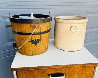 Ice cream maker & croc