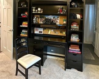 Bookcase top included with student desk