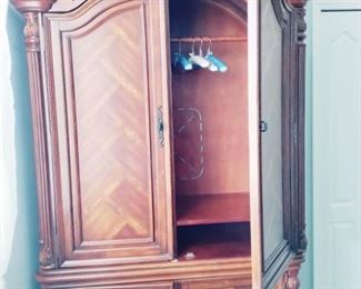 ARMOIRE TO SET