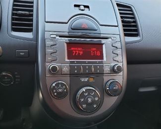 2010 Kia Soul, Alien Green color