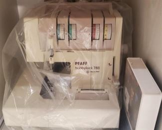 Pfaff Hobbylock 788, excellent condition