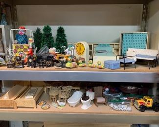 Dollhouse furniture and vintage toys