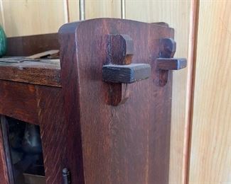 L & JG Stickley 2 Door Bookcase #645- Detail
