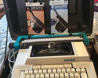 Smith + Corona Coronamatic 2200 Typewriter