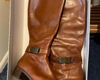 Etienne Aigner Brown Boots (Size 9)