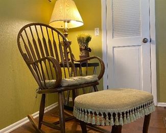 Wood Rocking Chair with Ottoman