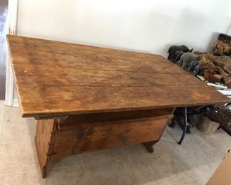 Primitive table /bench