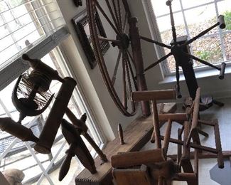 Primitive spinning wheel and yarn holder