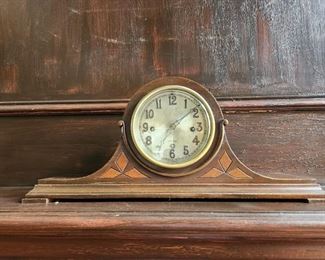 Mantle clock