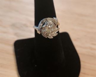 Vintage estate jewelry diamond and gold ring