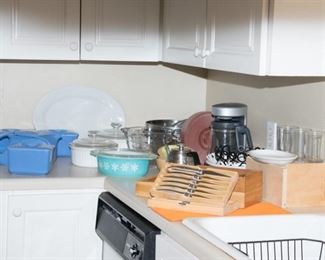 Vtg. Pyrex Amish Butter print.  5 pcs. priced from $24.00 - $38.00.  This is definitely a small kitchen filled with every utensil and appliance one would need!