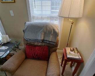 Pair of Lazyboy recliners