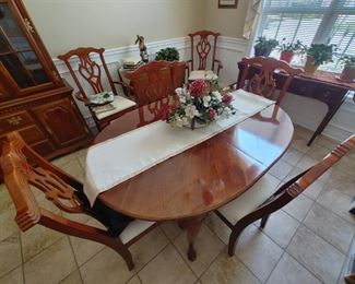Dining table and 6 chairs