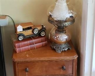 Vintage sewing accessory cabinet, lamp, model car
