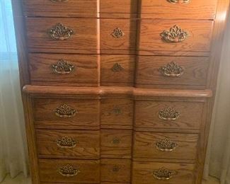 Dresser which matches the nightstand in the previous picture