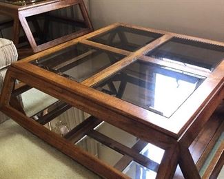 Coffee Table which matches the side table 