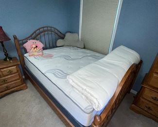 Very nice bedroom set