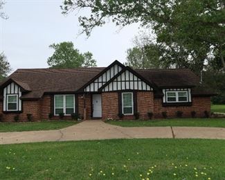 Wonderful Home with Nice Gameroom - Patio - Shed - Barn - Full and House is FOR SALE