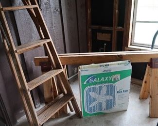 Ladder ' Fan - Saw Horses