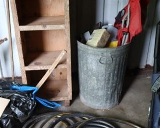 Waterhose - Metal Trash Can