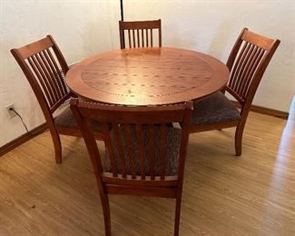 Round Table with 4 Chairs