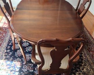 Sumter 6 chair dining set - with two insertable leafs.