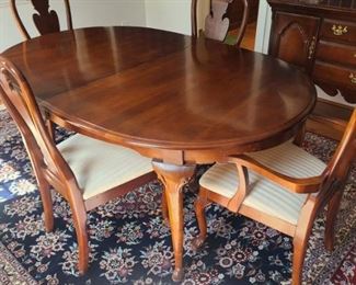 Sumter 6 chair dining set - with two insertable leafs.