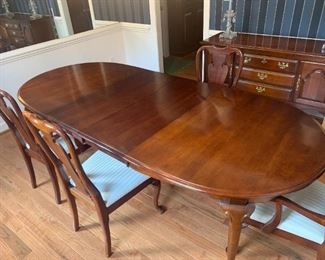 Sumter 6 chair dining set - with two insertable leafs.