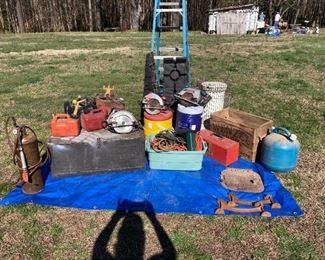 CONTAINERS, CIRCULAR SAWS, IRON BARREL STOVE KIT.