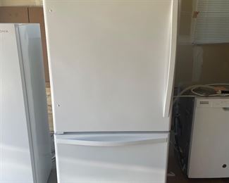 Whirlpool fridge - working - just removed from home last week 
