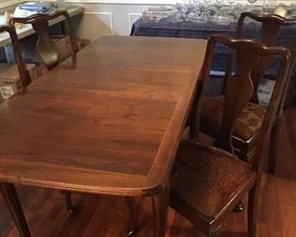 flawless dining table with leaf