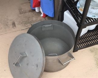 Stainless steel crawfish boiler