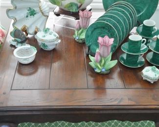 Close-Up of the Gorgeous Wide Plank Table Top on the Mahogany End Tables. 