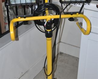 Dual Power Tripod Work Light