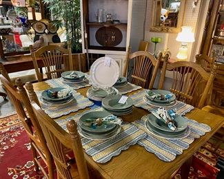 Solid Oak Rectangle Table with 6 Matching Heavy-Duty Chairs and one table leaf