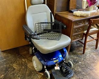 JAZZY Electric Wheelchair with Basket (works!)