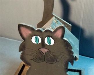 Weathered Wood 14" Bird House And Kitty Cat Bird Feeder