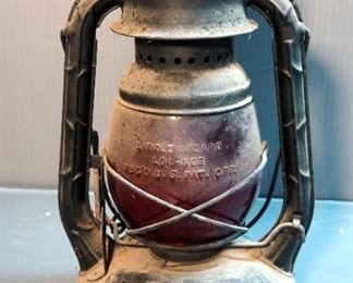 Dietz Syracuse New York Little Wizard LOC-NOB Rail Road Lantern With Red Glass Globe, 12" Tall