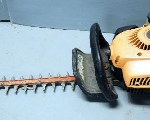 Poulan Pro Gas Powered 25" Hedge Trimmer