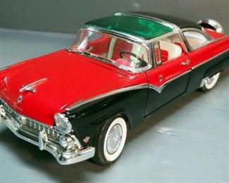 Signature Series 1/18th Scale 1946 Ford Sportsman, And Road Signature 1955 Ford Fairlane Crown Victoria Model Cars