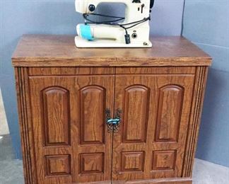 Bernina Record 530 Sewing Machine With Drop Leaf Cabinet, 31.5" x 36" x 17.5", Last Service 2021