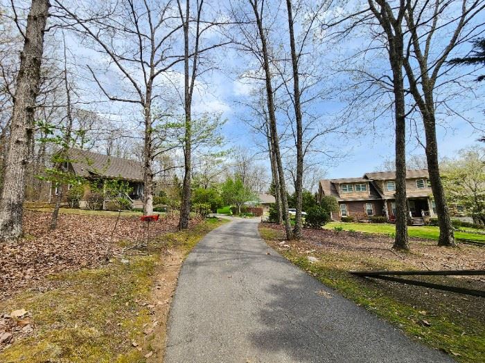 STUNNING LOOKOUT MTN. ESTATE in Lookout Mountain, GA starts on 4/22/2023