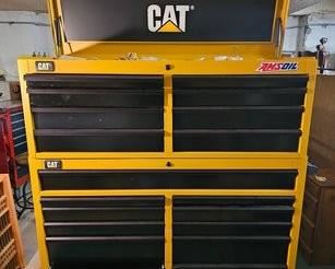 https://www.auctionninja.com/hewitt-estates-and-antiques/product/cat-rolling-tool-cart-tons-of-storage--1537.html