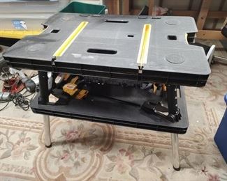 https://www.auctionninja.com/hewitt-estates-and-antiques/product/keter-fold-up-worktable-1573.html