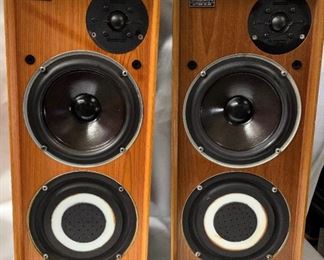 LOT OF 2 CELESTION DITTON 15 XR SPEAKERS