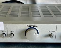 ROTEL RA-01 INTEGRATED AMP