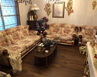 Vintage 3 pc living room set - still in nice shape!