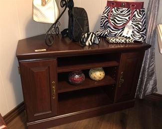 Corner TV stand