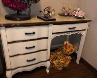 French Provincial desk