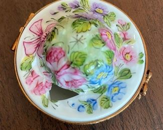 Limoges Pill Box. Photo 1 of 2. 